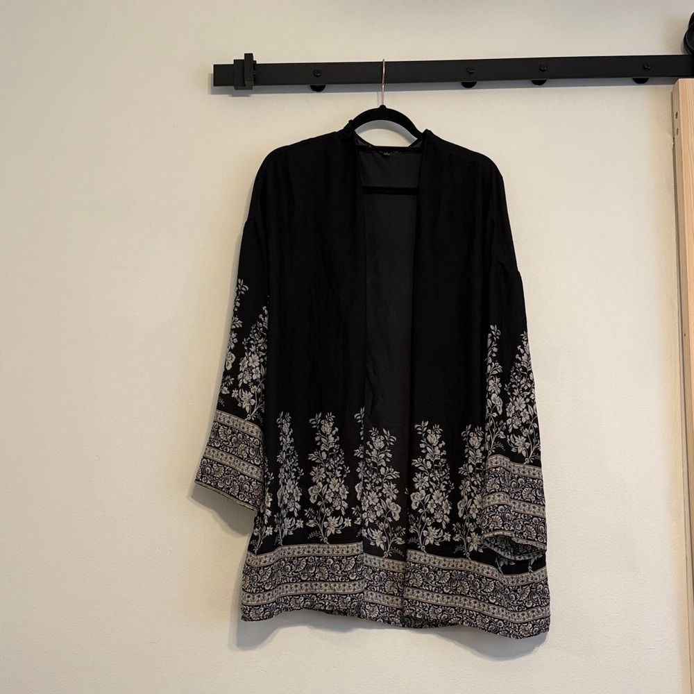Black and Gray Floral Kimono Cardigan